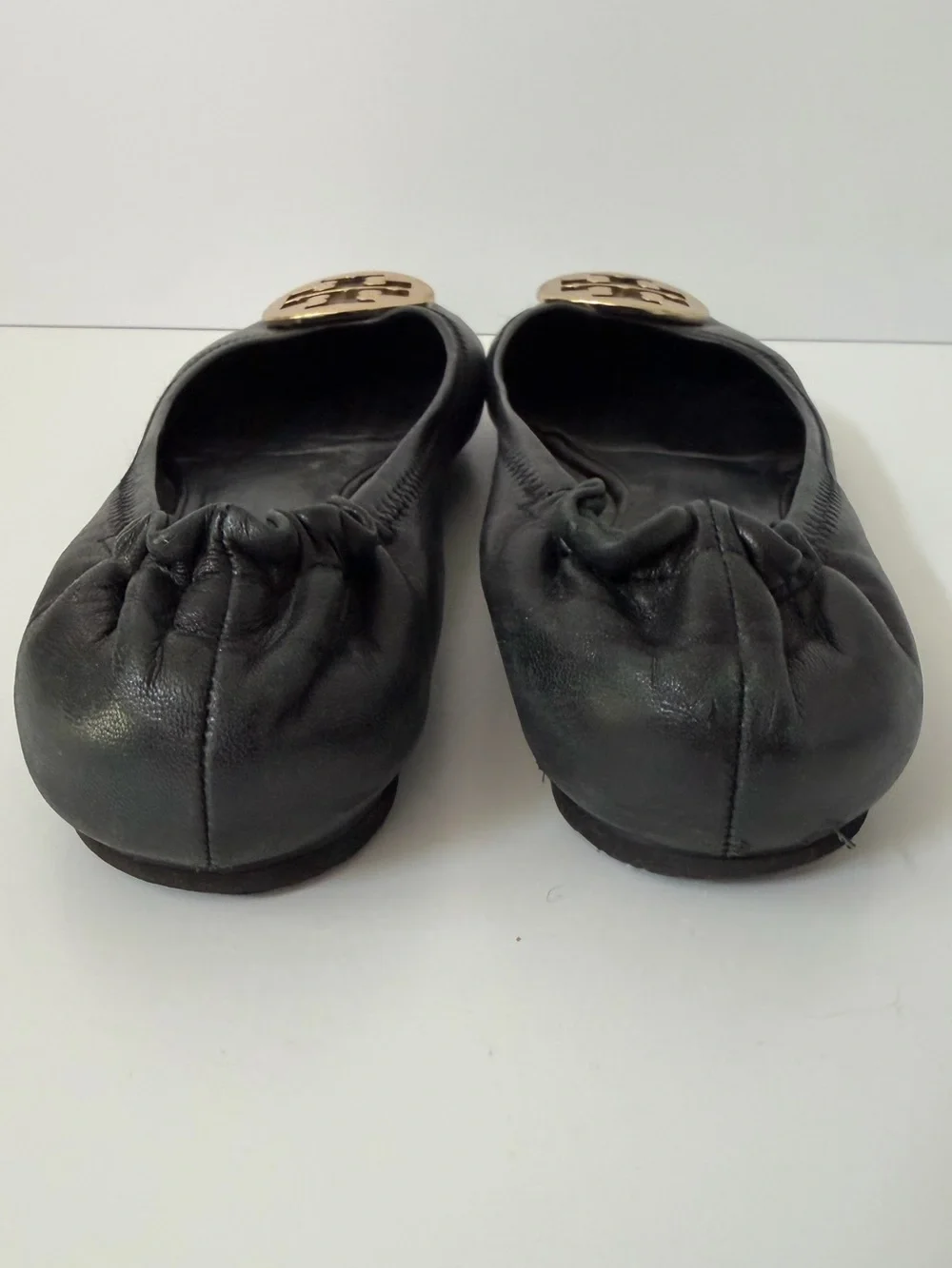 Tory Burch Minnie Leather Ballet Flats in Black/Gold, Size 8.5